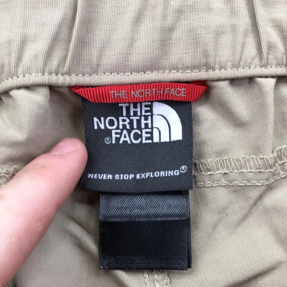 The North Face Shorts Mens Large Beige Cargo Nylon 10 Inseam Quick Dry Outdoor